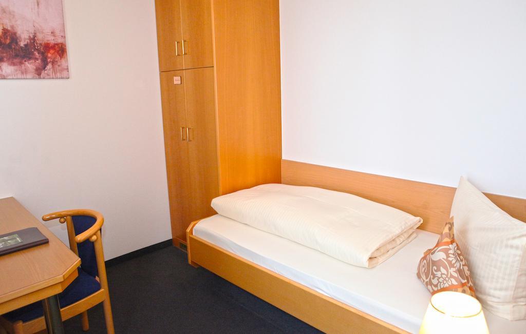 Hotel Am Ostpark 노이비베르크 객실 사진